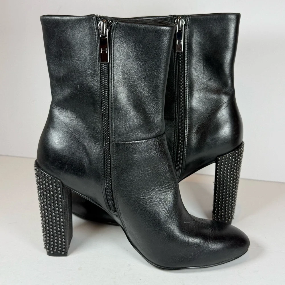 Halston Boots Women’s‎ Black Leather Ankle Boots Size 7.5